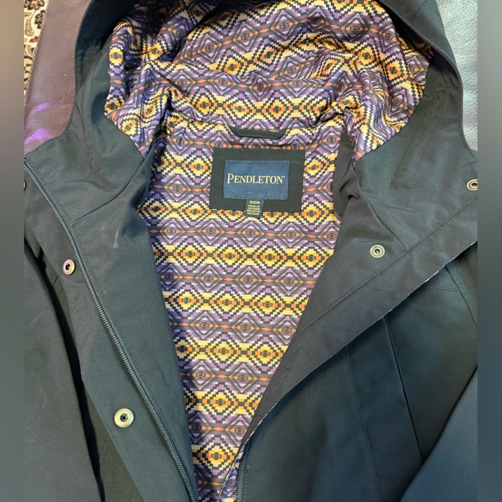 Pendleton rain jacket - Picture 8 of 10